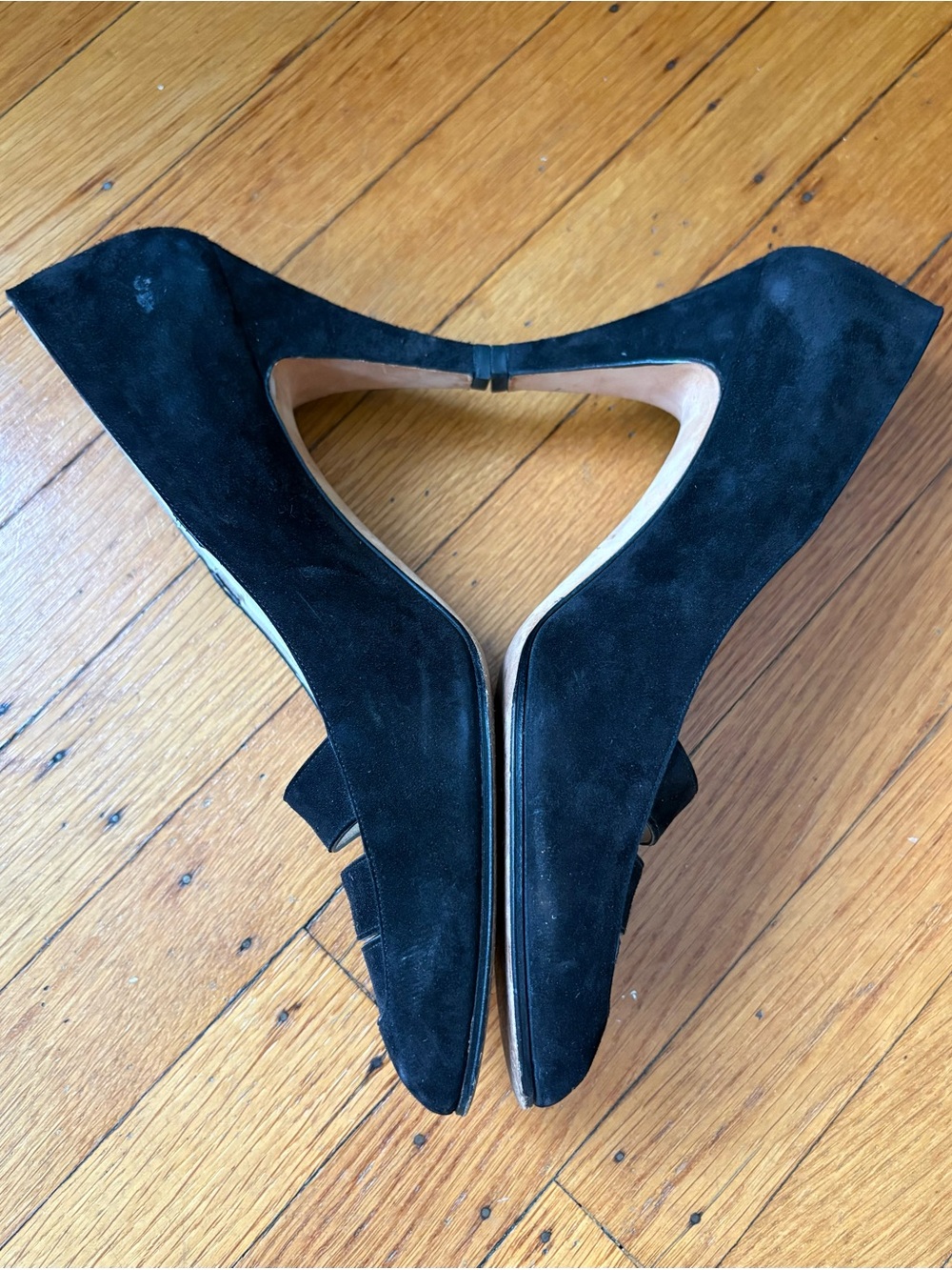 Manolo Blahnik black suede heels - Picture 4 of 9